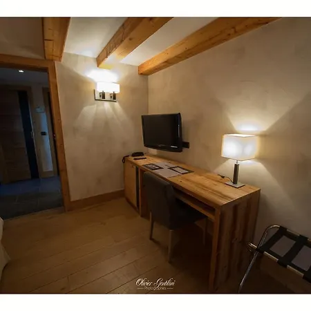 Restaurant Les Alisiers 3* ラプートロワ