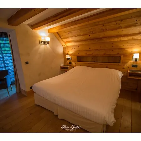 Restaurant Les Alisiers 3* ラプートロワ