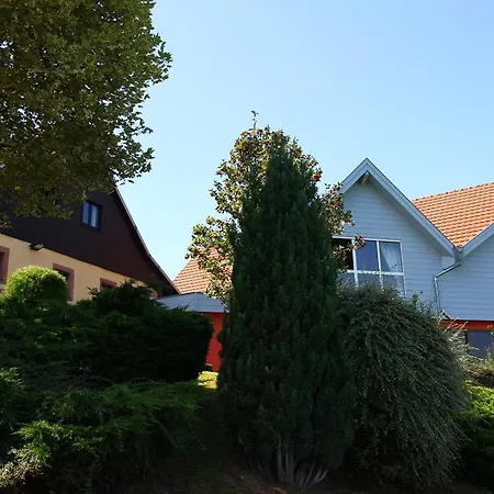 Restaurant Les Alisiers ラプートロワ