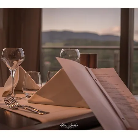 Hotel Restaurant Les Alisiers 3*